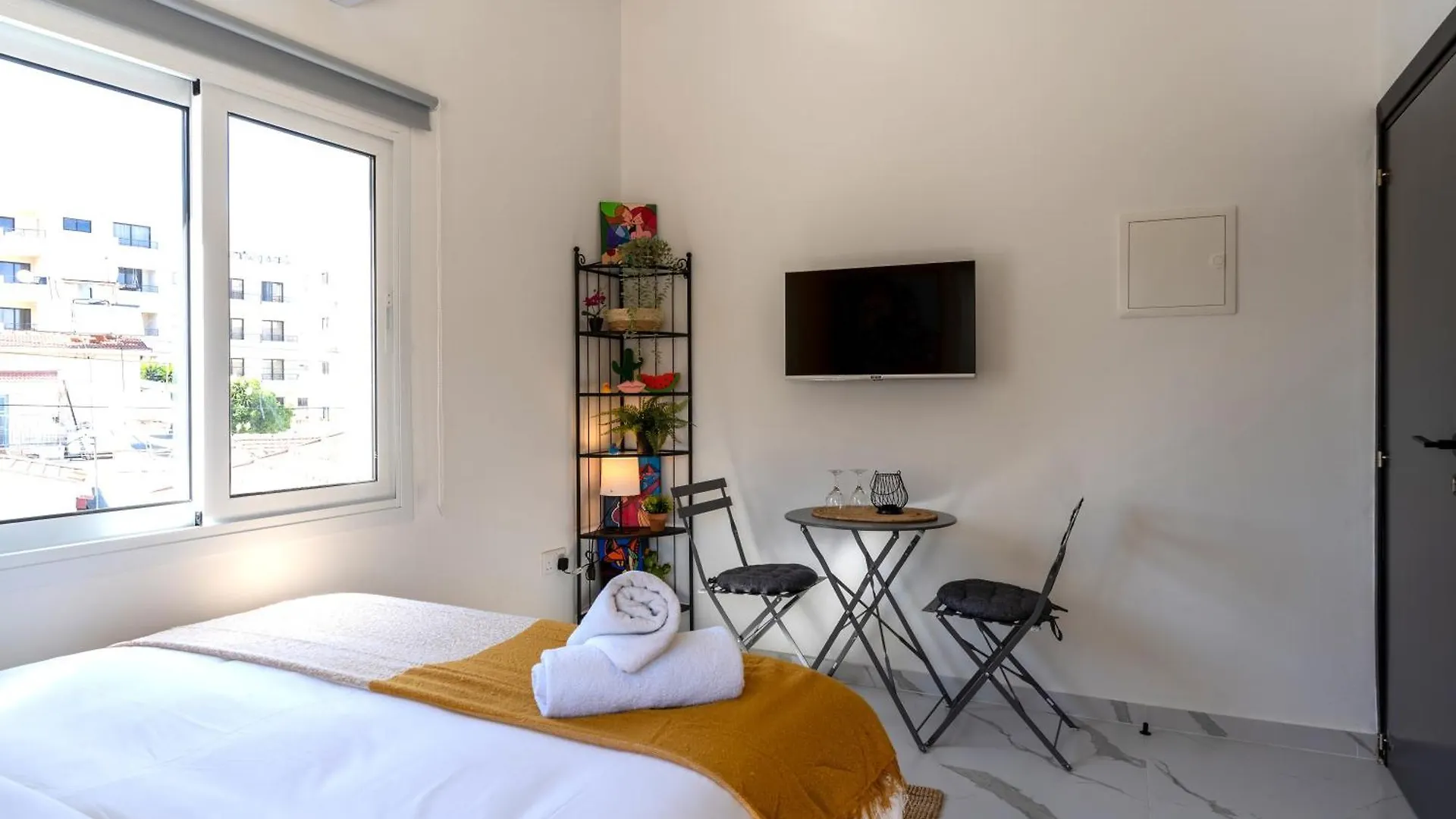 The Pop Art Residences & Studios In Larnaca Appartement