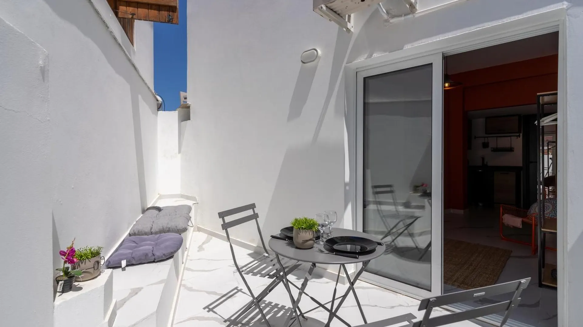 The Pop Art Residences & Studios In Larnaca 0*,